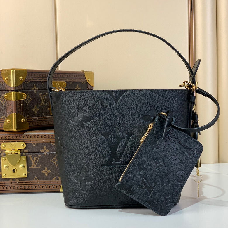 L X V Bucket Bags 18x12x16cm