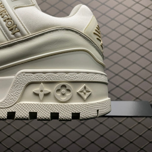 L X V  TRAINER 2023Show style Sneakers