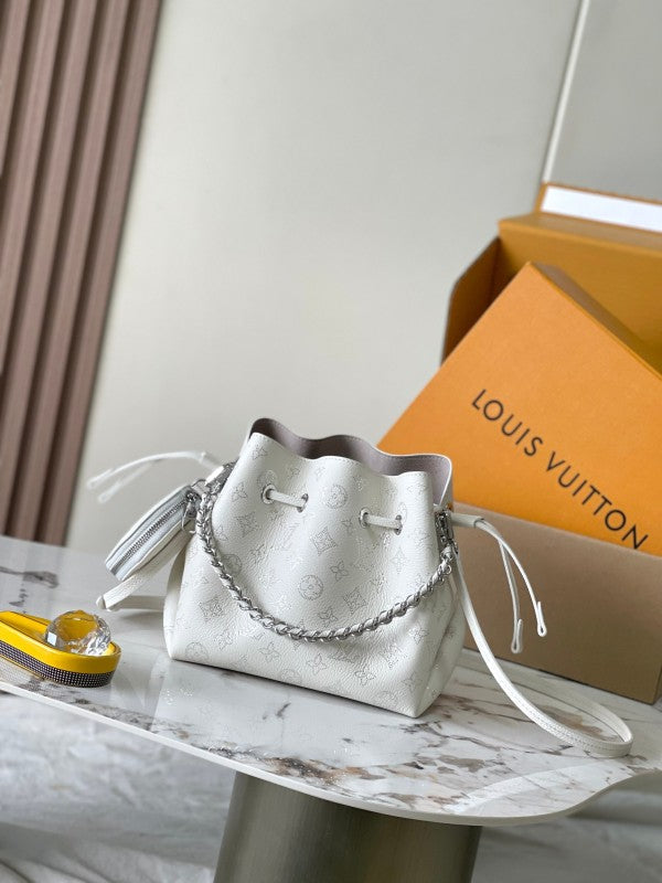 L X V Shoulder bag 22x14x19cm?Multiple colors?