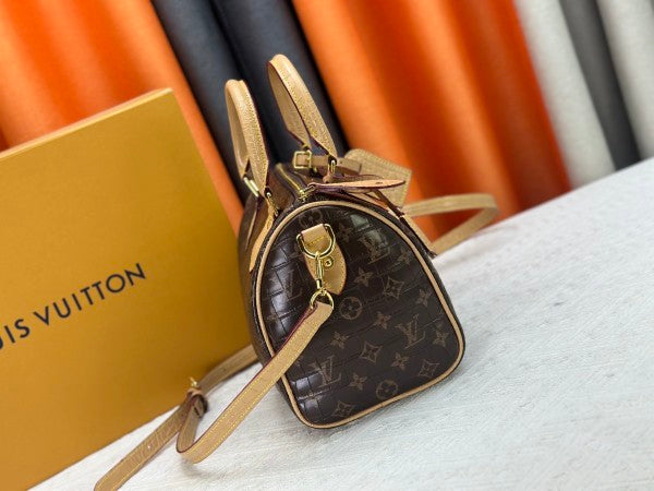 L X V Handbag 25x15x15cm