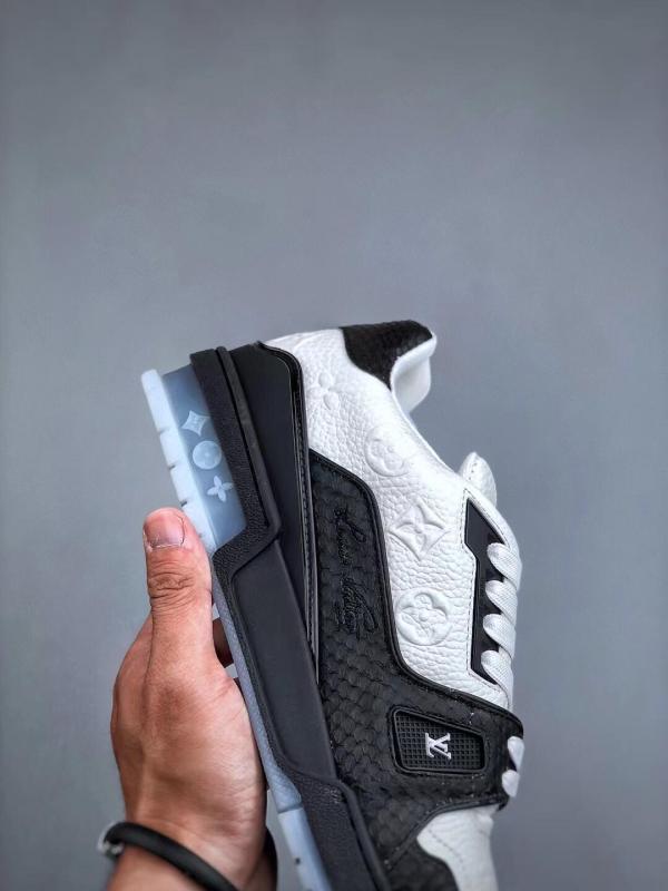 L X V SNEAKERS