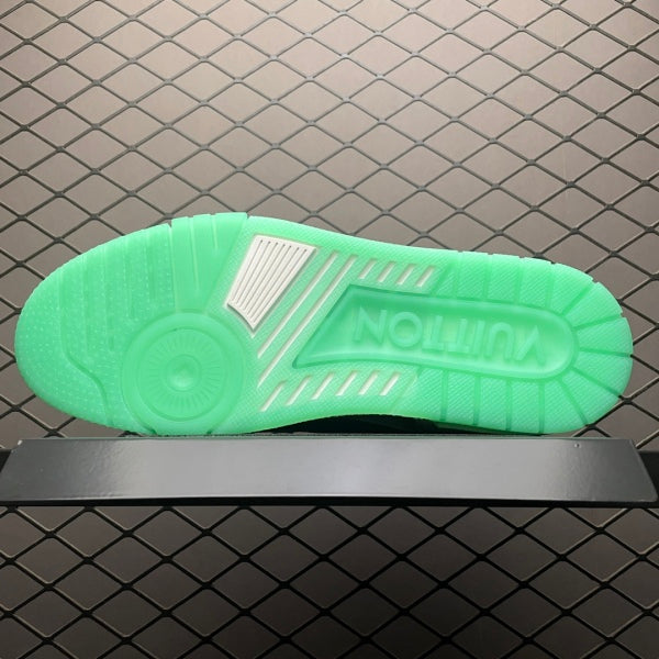 L X V SNEAKERS