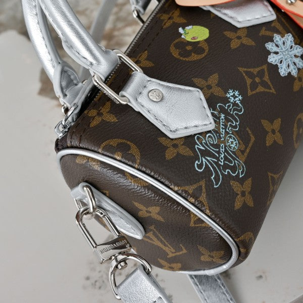 L X V Shoulder bag M81085 Size (16x10x7.5cm)