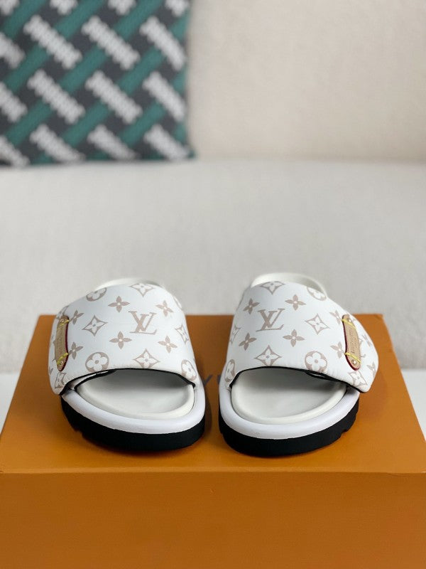 L X V SLIPPERS