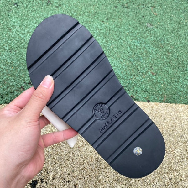 L X V SLIPPERS