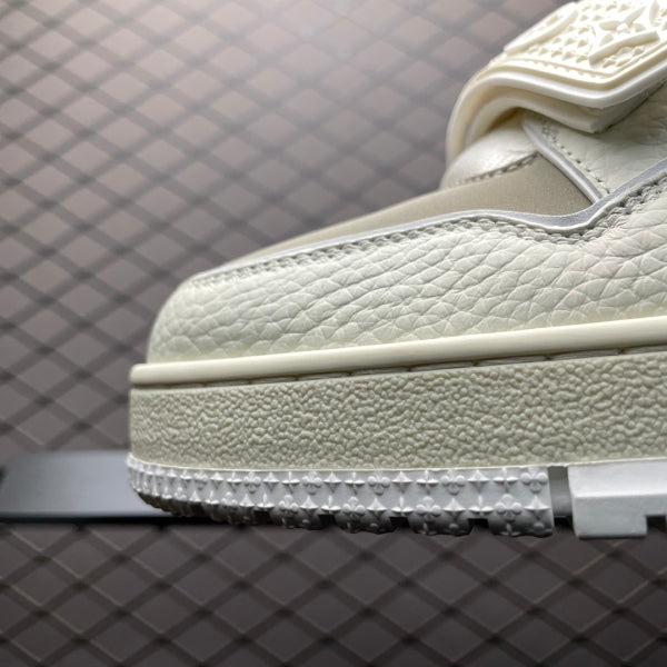 L X V SNEAKERS