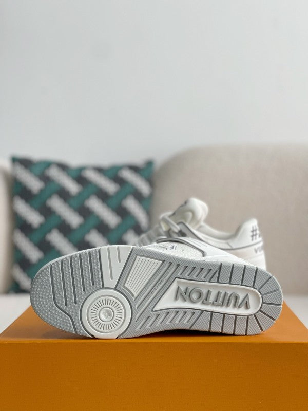 L X V SNEAKERS