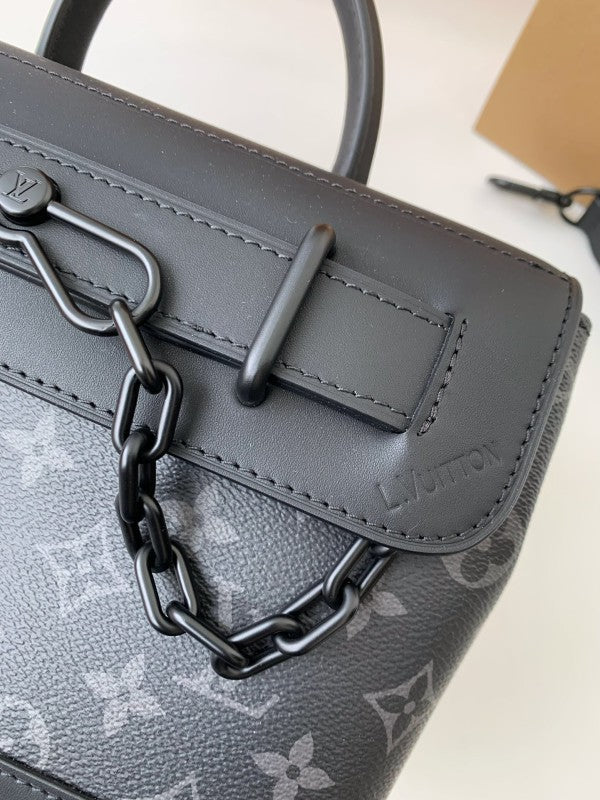 L X V's new Sac Plat Horizontal Zippé men's black flower briefcase M45165 Size: 31*39*8.5cm