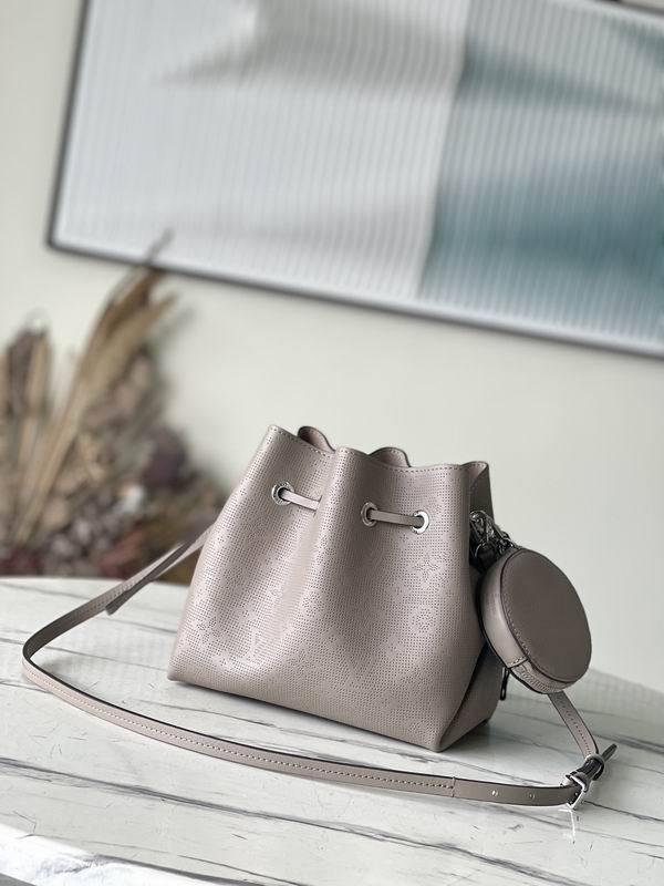 L X V Shoulder bag 22x14x19cm?Multiple colors?