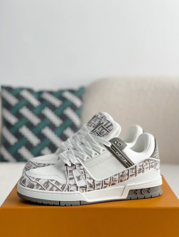 L X V SNEAKERS