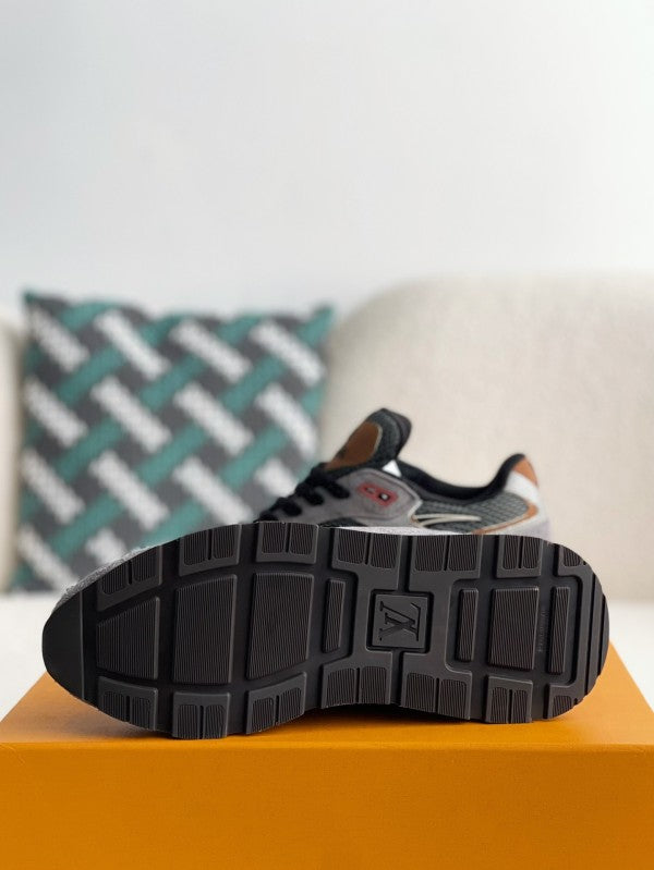 L X V Low-top running shoes