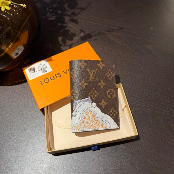 L X V  Passport holder 10x14x2.5cm
