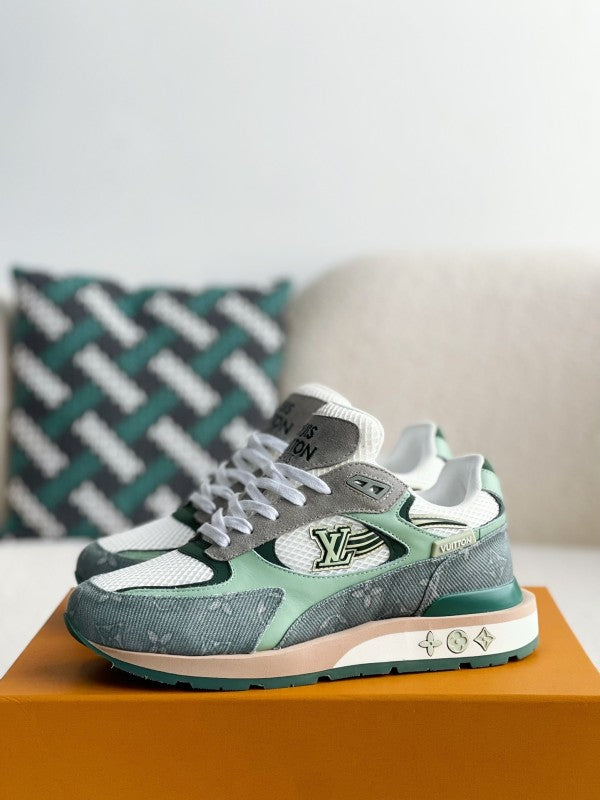 L X V Low-top running shoes