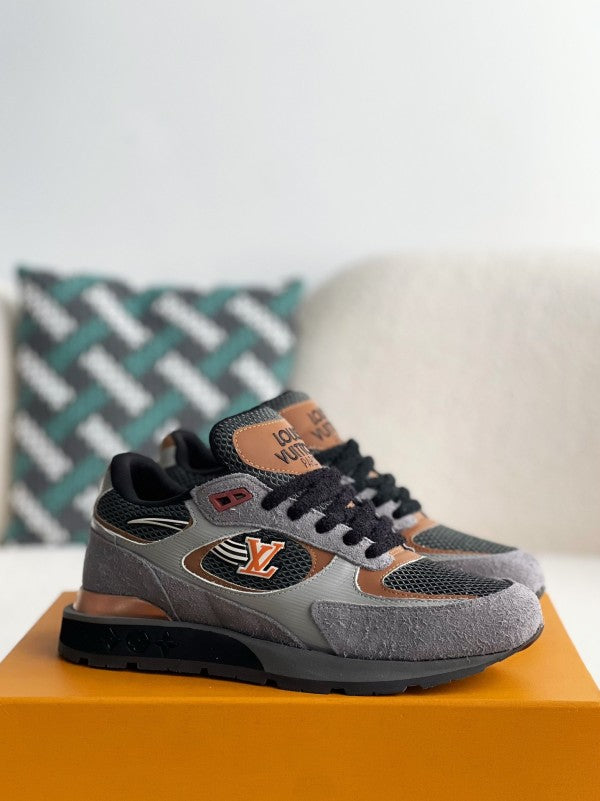 L X V Low-top running shoes