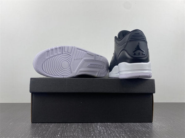 JRD 3 Retro Cyber Monday 136064-020