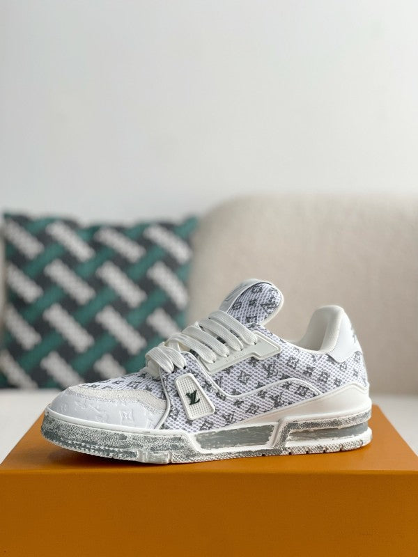 L X V SNEAKERS