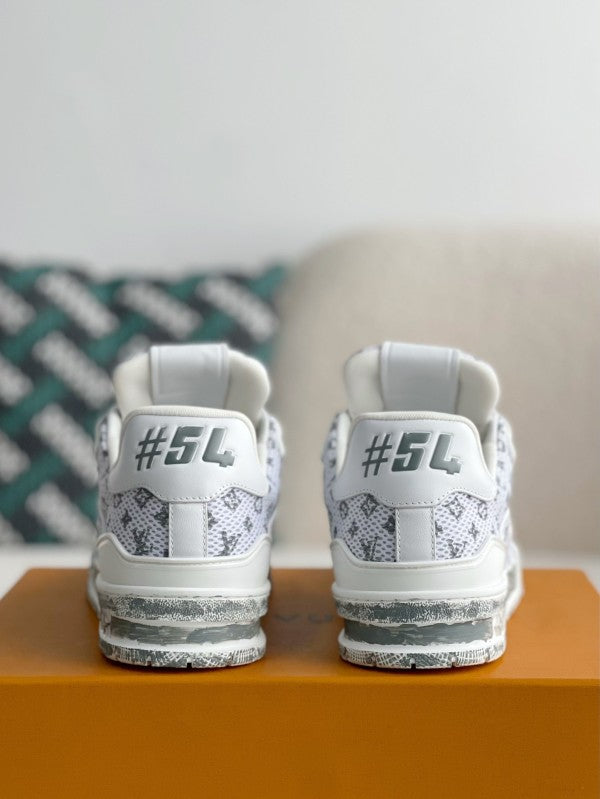 L X V SNEAKERS