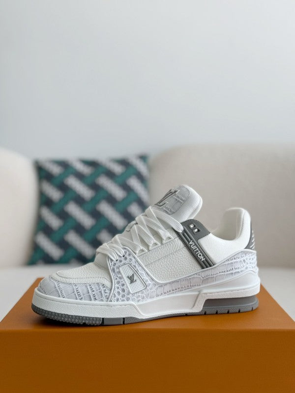L X V SNEAKERS