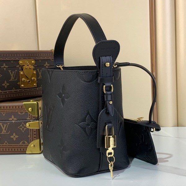 L X V Bucket Bags 18x12x16cm