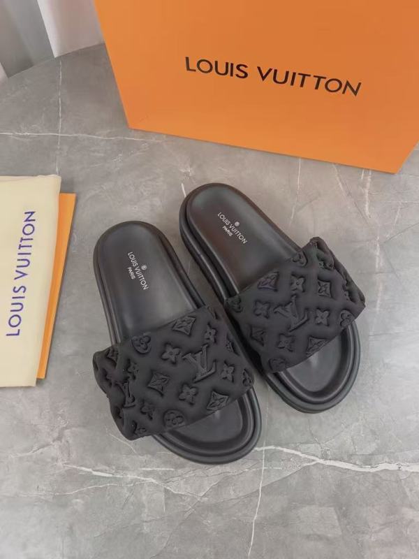L X V  WOMEN'S SLIPPERS