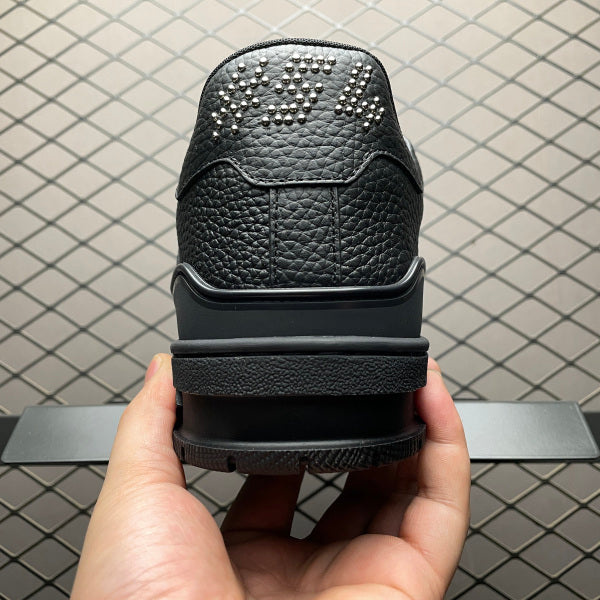 L X V SNEAKERS