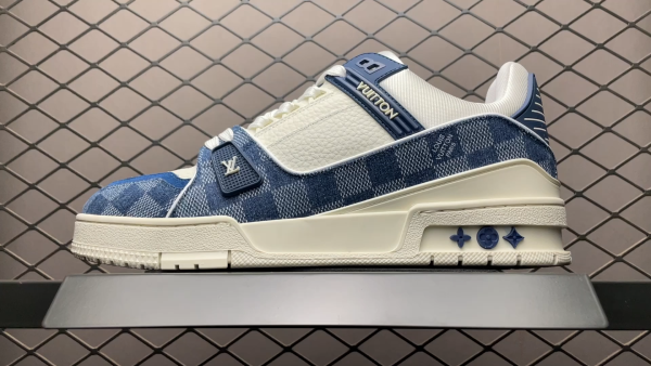 L X V SNEAKERS