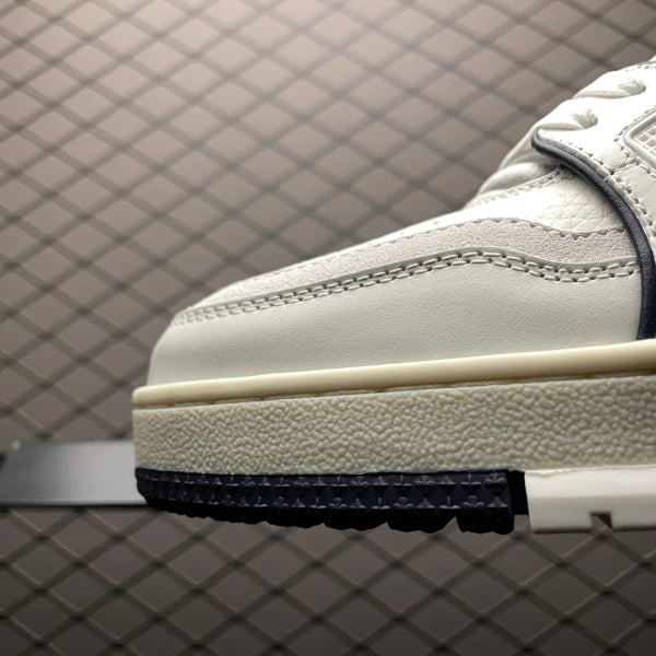 L X V TRAINER Sneakers