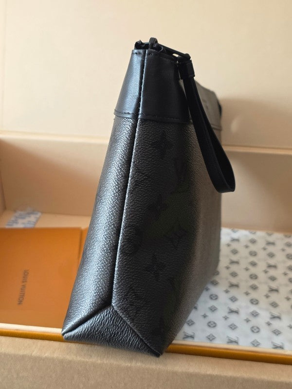 L X V Pochette Voyage Souple Clutch bag M26741 Size 27x21x3cm