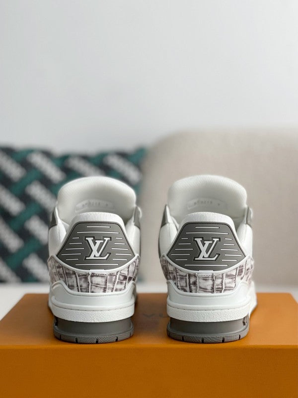 L X V SNEAKERS