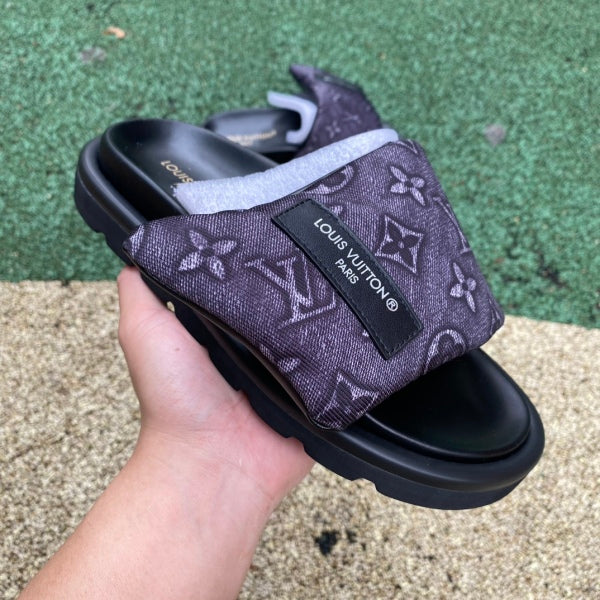 L X V SLIPPERS