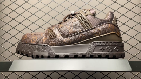 L X V TRAINER SNEAKERS