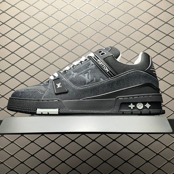 L X V TRAINER