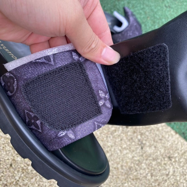 L X V SLIPPERS