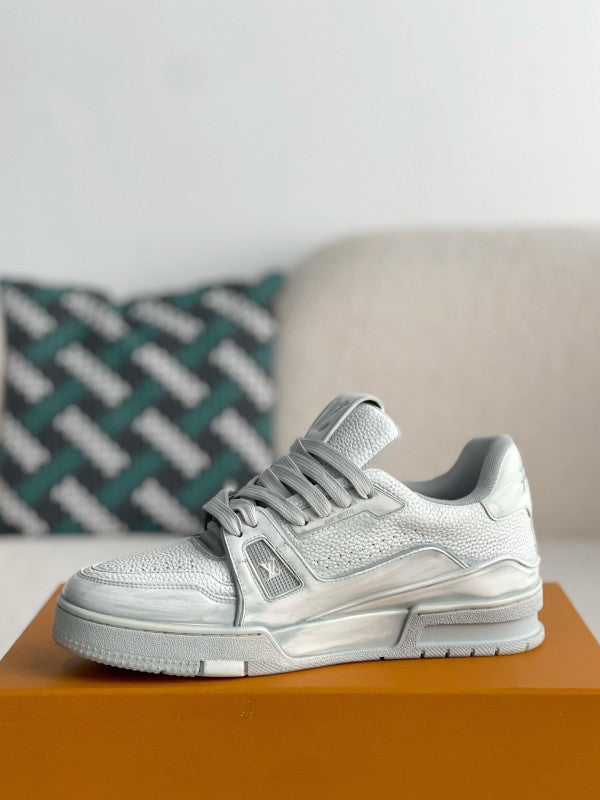 L X V SNEAKERS