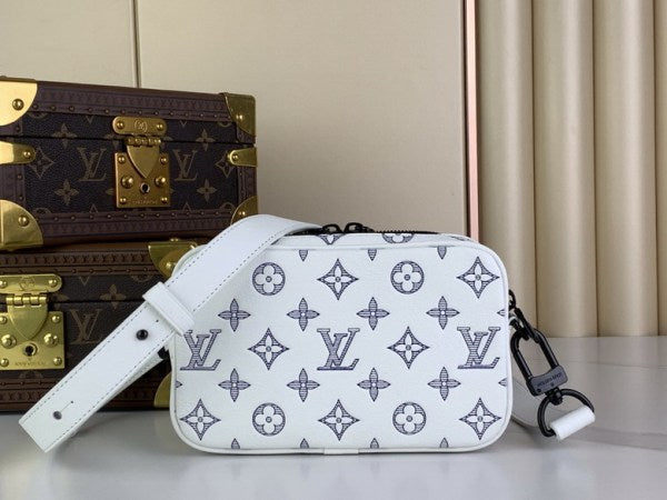 L X V  Messenger Bags Size (18.5x11x6.5 cm)