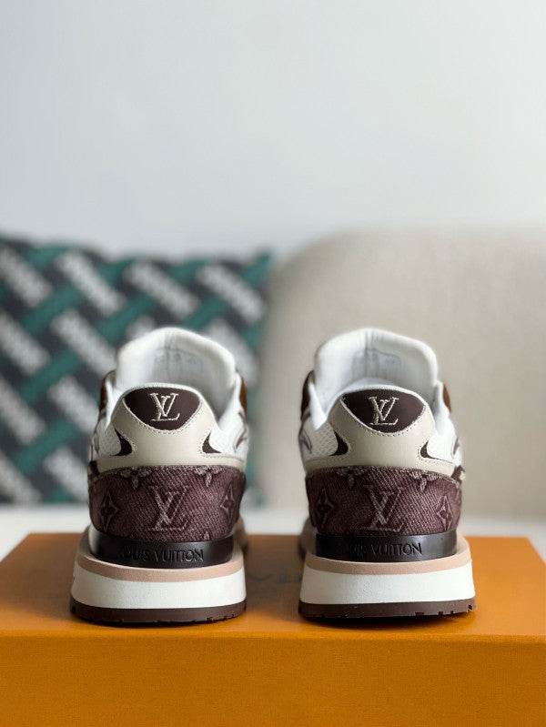 L X V Low-top running shoes