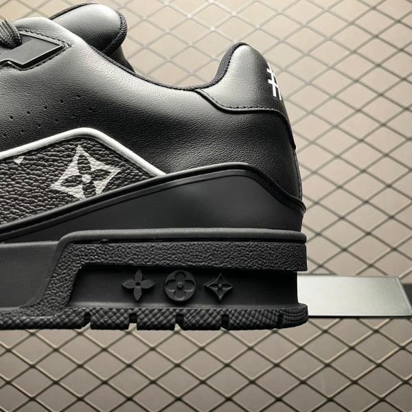 L X V TRAINER