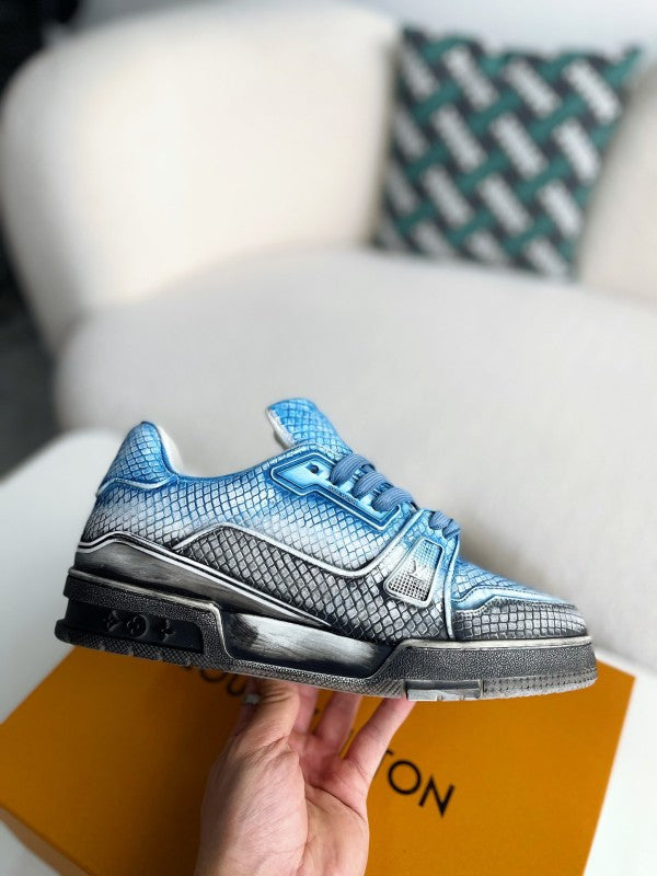 L X V SNEAKERS