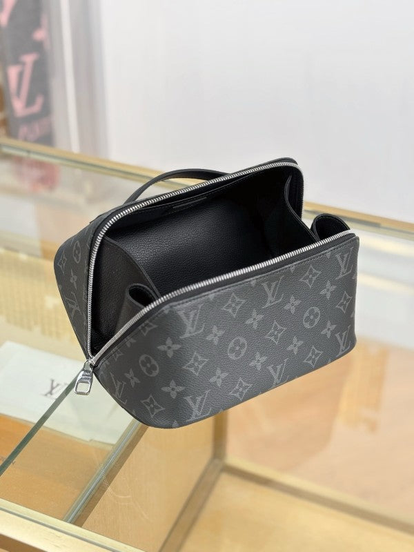 L X V TOILETRY BAG M11508 24x13x13cm