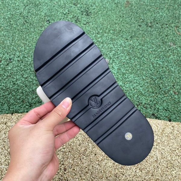 L X V SLIPPERS