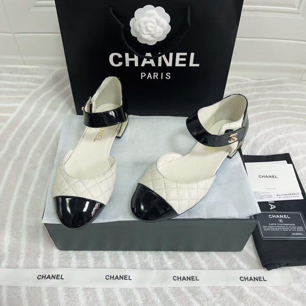 CC FLAT SANDAL IN WHITE MIX BLACK CALFSKIN