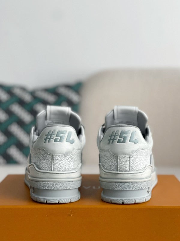 L X V SNEAKERS