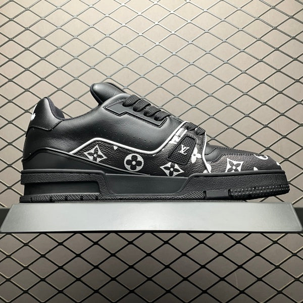 L X V TRAINER