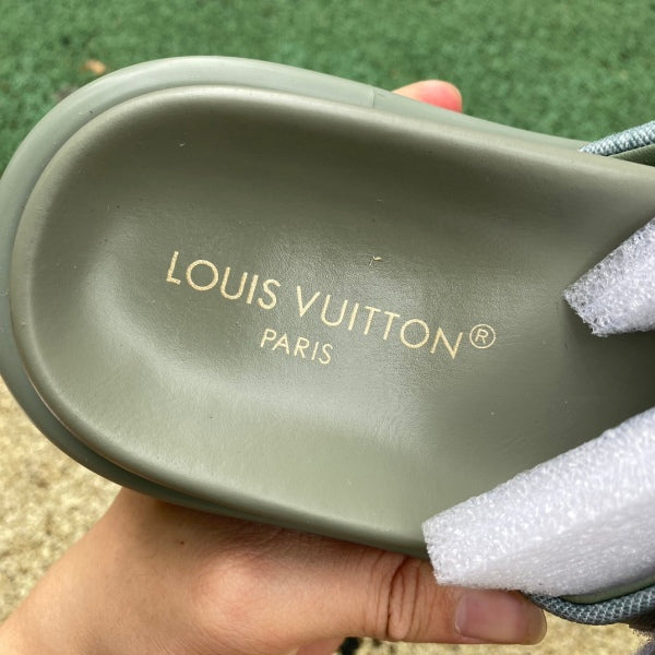 L X V SLIPPERS