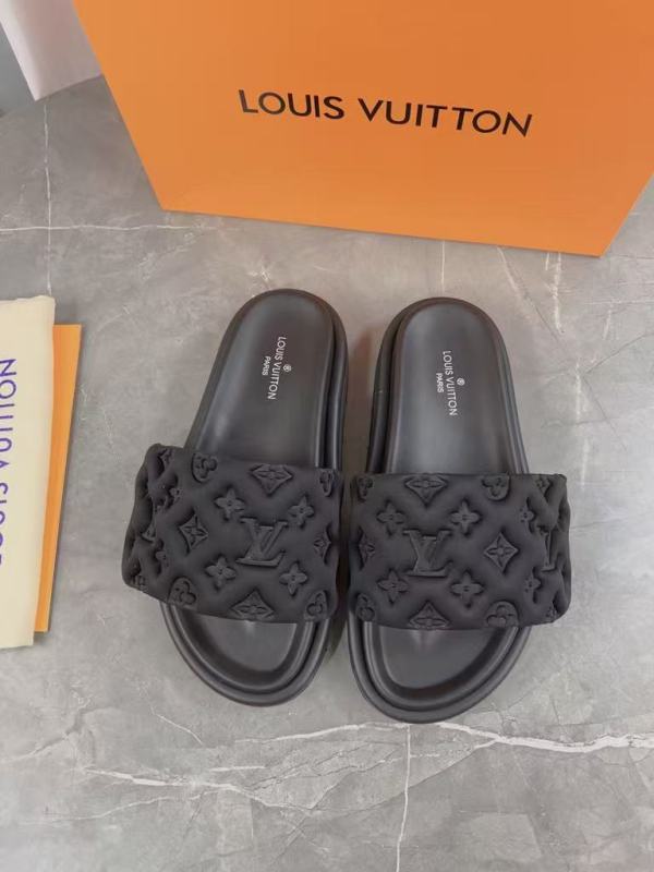 L X V  WOMEN'S SLIPPERS