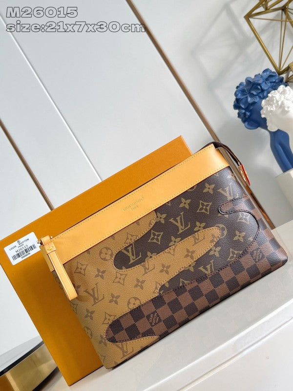 L X V Pochette Voyage Souple  Clutch bag M26015 Size (21x7.5x30cm)