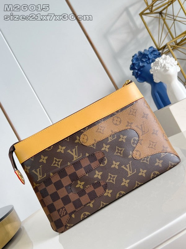 L X V Pochette Voyage Souple  Clutch bag M26015 Size (21x7.5x30cm)