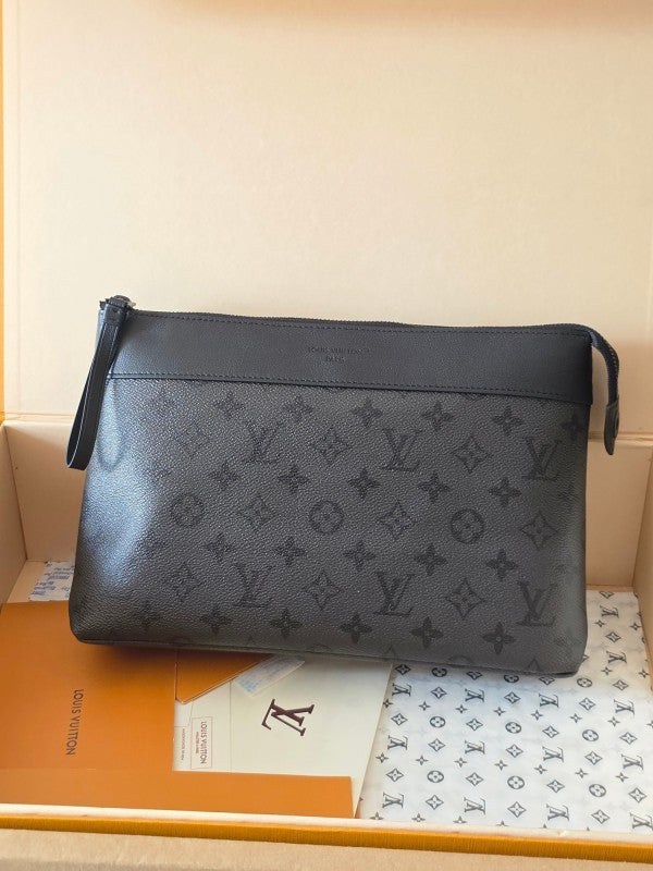 L X V Pochette Voyage Souple Clutch bag M26741 Size 27x21x3cm