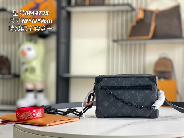 L X V  Bag 18.5x13x8CM