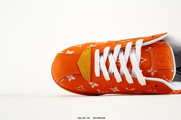 L X V SNEAKERS